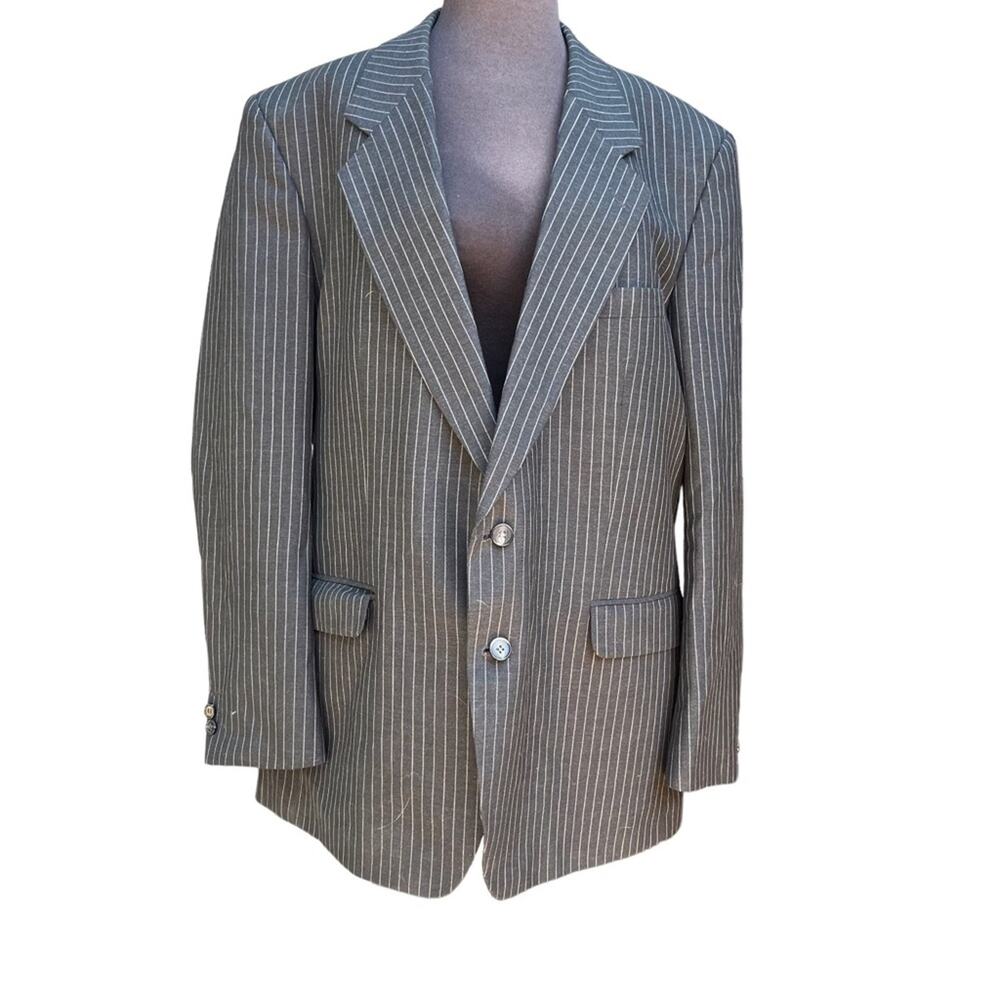 Vtg Ezra Lee of London Gray Pinstripe Wool Blend Two Button Sport Coat 44R